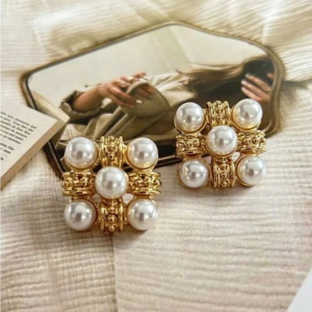 Vintage pearl earrings #28